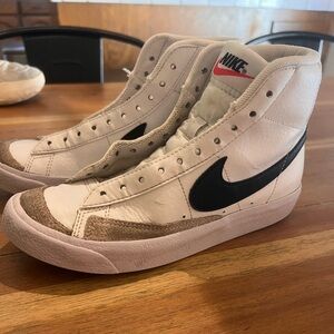 NIKE blazers